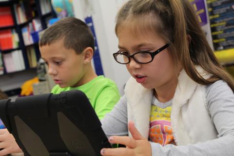 kids using tablets