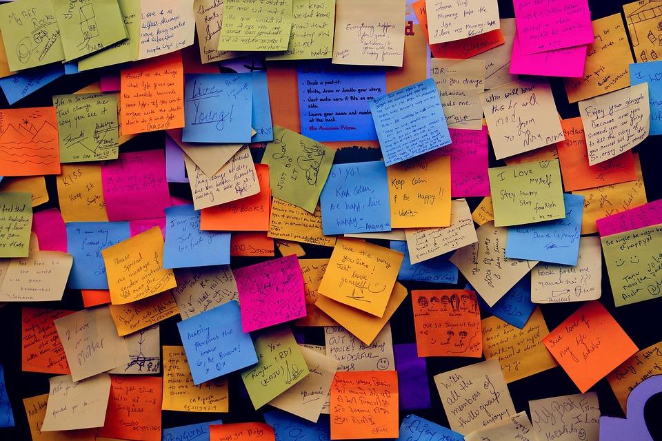 post it sticky notes on wall