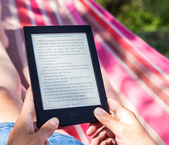photo of two hands holding an e-reader